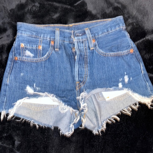 women’s 501 levis denim shorts - Picture 1 of 3